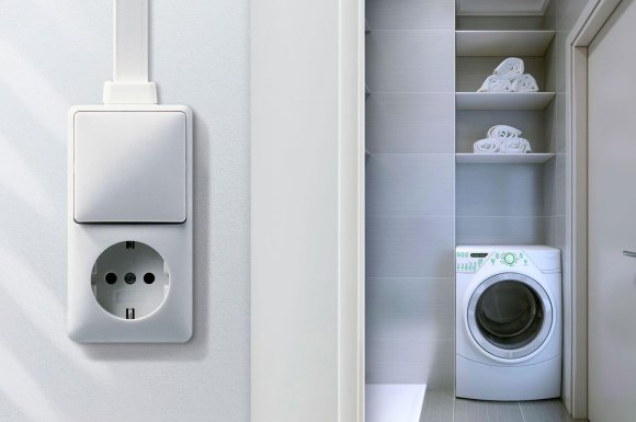 Khi nào nên sử dụng công tắc nổi Gira thay vì âm tường?
