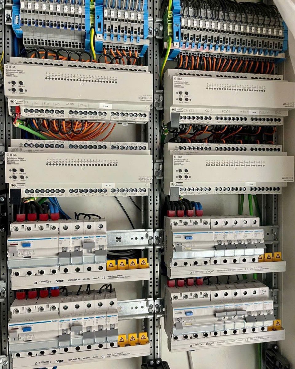 Hệ thống nhà thông minh KNX tiêu chuẩn châu Âu KNX Vietnam là gì? Tất tần tật về hệ thống KNX tại Việt Nam